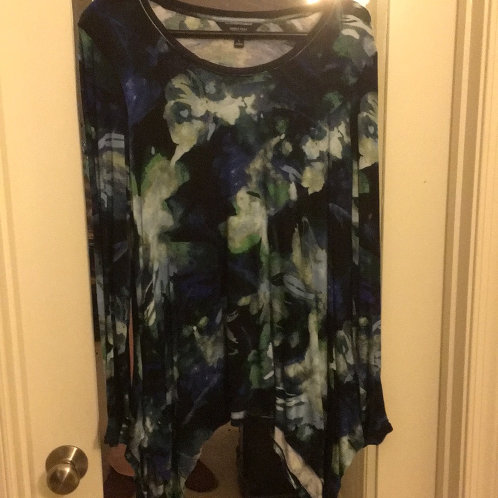 Vera wang hankercheif hem top